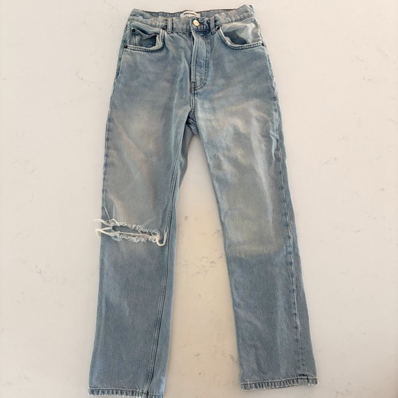 Reformation Cynthia Crop High Relaxed Jeans in Wash Tahoe Destroyed. Size 25 - Picture 4 of 10